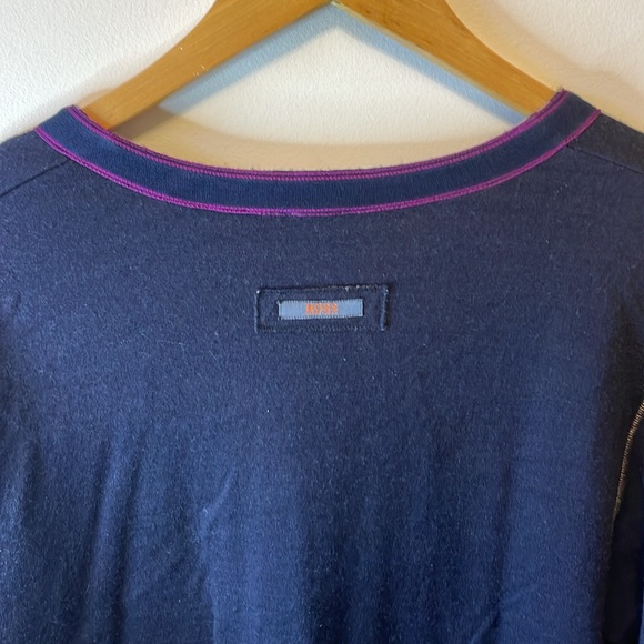 Hugo Boss navy blue men’s large 5 button cardigan with purple details. - Picture 4 of 8